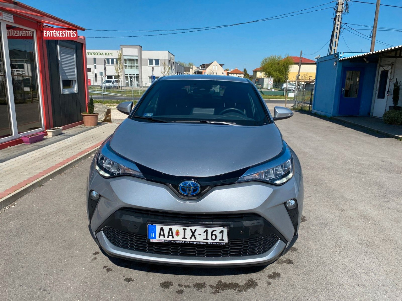 Toyota C-HR 1.8-l-VVTi Hybrid Flow - SUV: slika Toyota C-HR 1.8-l-VVTi Hybrid Flow - SUV Toyota C-HR 1.8-l-VVTi Hybrid Flow - SUV: slika Toyota C-HR 1.8-l-VVTi Hybrid Flow - SUV