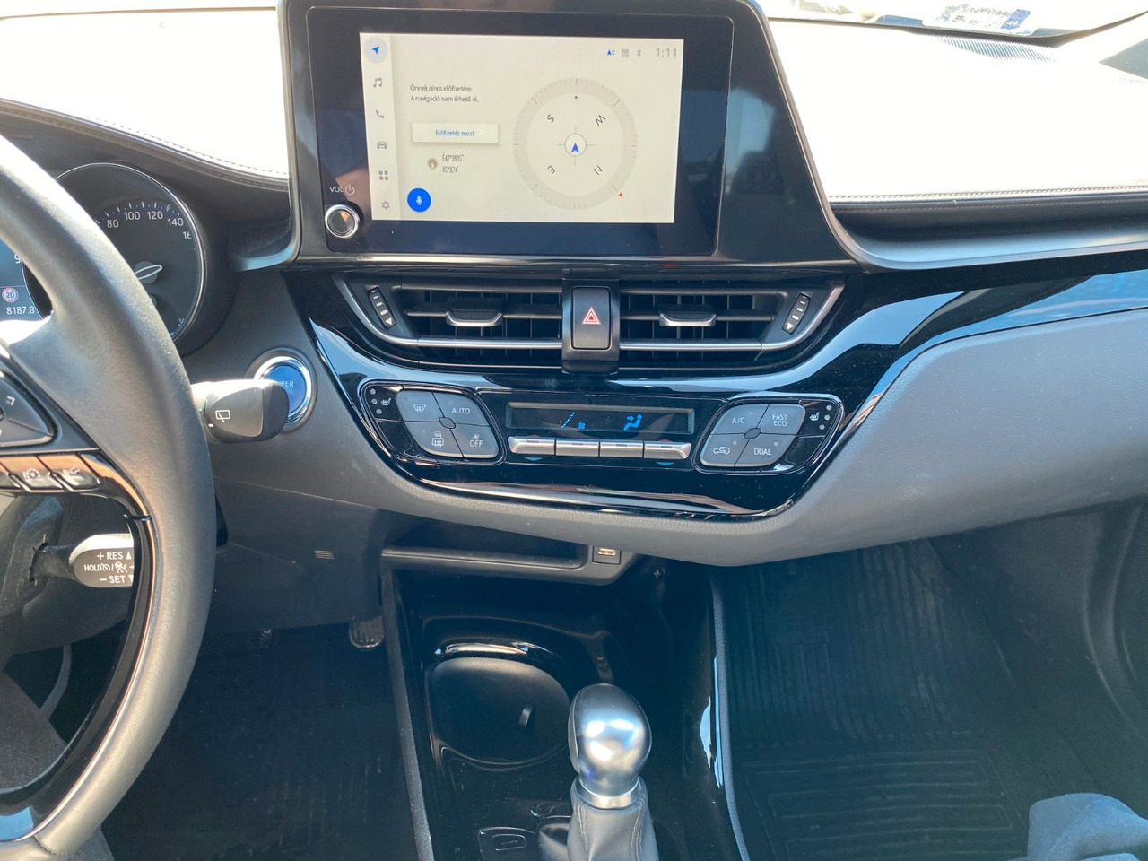 Toyota C-HR 1.8-l-VVTi Hybrid Flow - SUV: slika Toyota C-HR 1.8-l-VVTi Hybrid Flow - SUV Toyota C-HR 1.8-l-VVTi Hybrid Flow - SUV: slika Toyota C-HR 1.8-l-VVTi Hybrid Flow - SUV