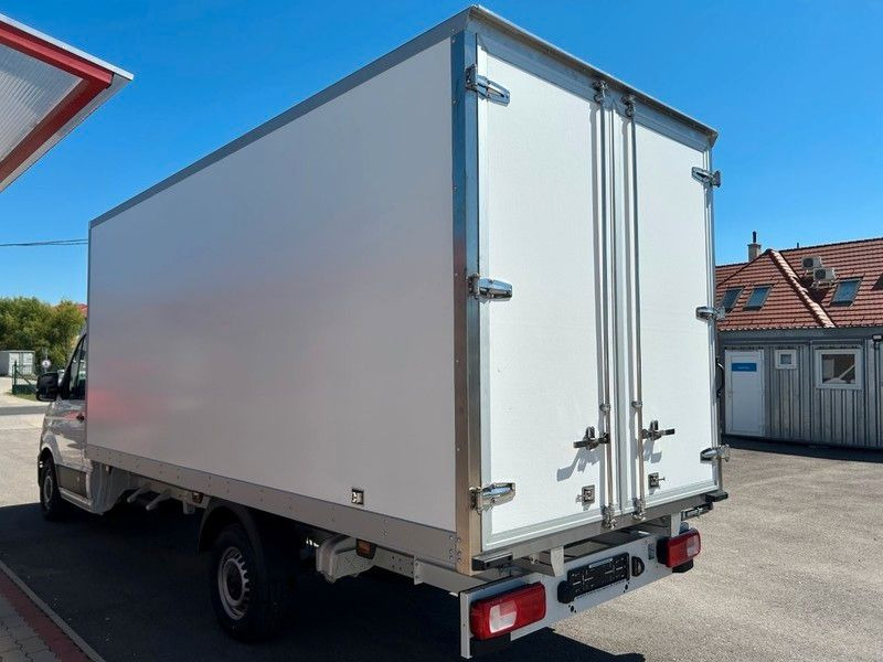 Volkswagen Crafter Koffer - Dostavno vozilo sa zatvorenim sandukom: slika Volkswagen Crafter Koffer - Dostavno vozilo sa zatvorenim sandukom Volkswagen Crafter Koffer - Dostavno vozilo sa zatvorenim sandukom: slika Volkswagen Crafter Koffer - Dostavno vozilo sa zatvorenim sandukom