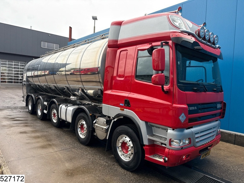 Ginaf X 5250 SE 10x4, EURO 5, 33.500 liter, Parcisa, Milk - Kamion cisterna: slika Ginaf X 5250 SE 10x4, EURO 5, 33.500 liter, Parcisa, Milk - Kamion cisterna Ginaf X 5250 SE 10x4, EURO 5, 33.500 liter, Parcisa, Milk - Kamion cisterna: slika Ginaf X 5250 SE 10x4, EURO 5, 33.500 liter, Parcisa, Milk - Kamion cisterna