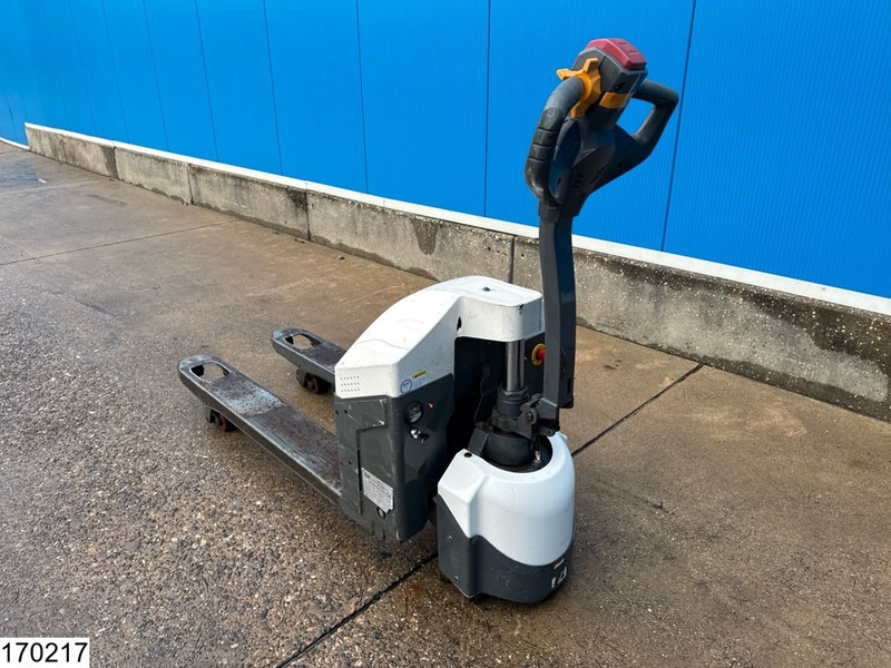 Leva LPEPT1.5 1500 kg, 0.2 m, electric, 1317 hours - Paletni viličar: slika Leva LPEPT1.5 1500 kg, 0.2 m, electric, 1317 hours - Paletni viličar Leva LPEPT1.5 1500 kg, 0.2 m, electric, 1317 hours - Paletni viličar: slika Leva LPEPT1.5 1500 kg, 0.2 m, electric, 1317 hours - Paletni viličar