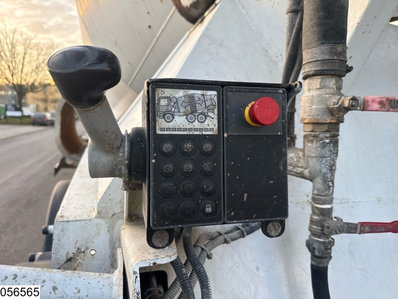 Poluprikolica mikser Liebherr Betonmixer 6x4, EURO 5, 10m3: slika Poluprikolica mikser Liebherr Betonmixer 6x4, EURO 5, 10m3 Poluprikolica mikser Liebherr Betonmixer 6x4, EURO 5, 10m3: slika Poluprikolica mikser Liebherr Betonmixer 6x4, EURO 5, 10m3