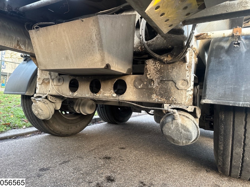 Poluprikolica mikser Liebherr Betonmixer 6x4, EURO 5, 10m3: slika Poluprikolica mikser Liebherr Betonmixer 6x4, EURO 5, 10m3 Poluprikolica mikser Liebherr Betonmixer 6x4, EURO 5, 10m3: slika Poluprikolica mikser Liebherr Betonmixer 6x4, EURO 5, 10m3