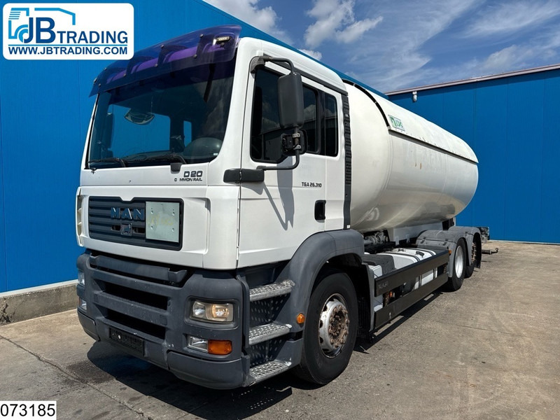 MAN TGA 26 310 6X2, 22070 Liter, PTO - Kamion cisterna: slika MAN TGA 26 310 6X2, 22070 Liter, PTO - Kamion cisterna MAN TGA 26 310 6X2, 22070 Liter, PTO - Kamion cisterna: slika MAN TGA 26 310 6X2, 22070 Liter, PTO - Kamion cisterna