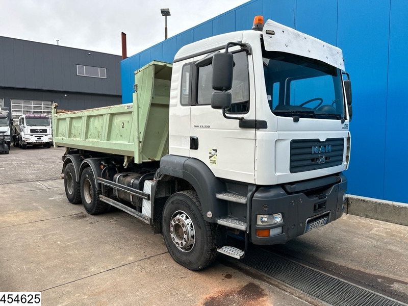 MAN TGA 33 350 6x4, Manual, Steel suspension - Kiper: slika MAN TGA 33 350 6x4, Manual, Steel suspension - Kiper MAN TGA 33 350 6x4, Manual, Steel suspension - Kiper: slika MAN TGA 33 350 6x4, Manual, Steel suspension - Kiper