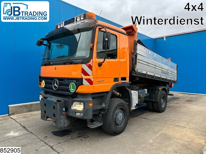 Mercedes-Benz Actros 1832 4X4, Grit spreader, Snow plough, Tipper - Kiper: slika Mercedes-Benz Actros 1832 4X4, Grit spreader, Snow plough, Tipper - Kiper Mercedes-Benz Actros 1832 4X4, Grit spreader, Snow plough, Tipper - Kiper: slika Mercedes-Benz Actros 1832 4X4, Grit spreader, Snow plough, Tipper - Kiper