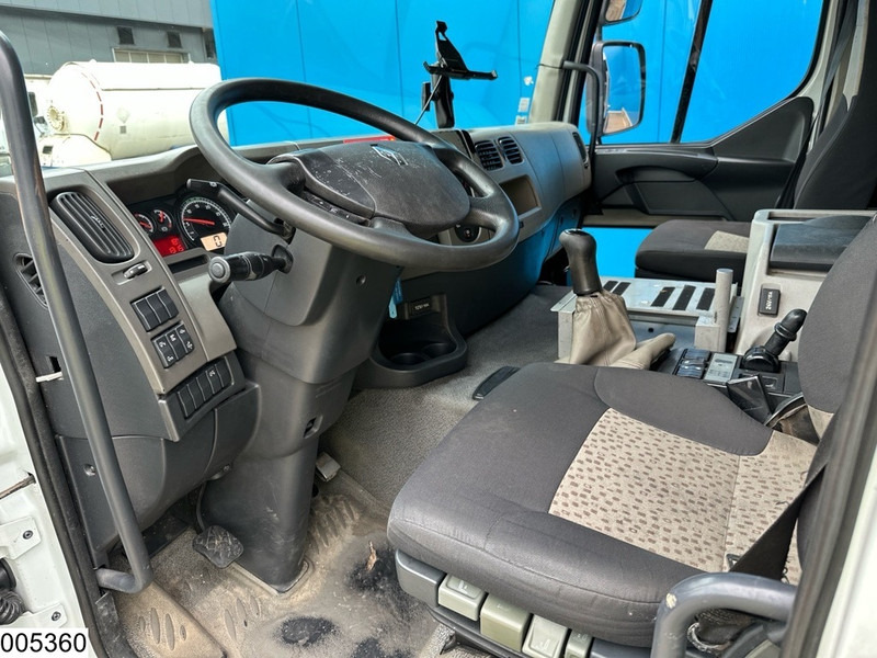 Renault Premium 310 Dxi EURO 5, Retarder, Fuel, 13.000 Liter, 4 Comp - Kamion cisterna: slika Renault Premium 310 Dxi EURO 5, Retarder, Fuel, 13.000 Liter, 4 Comp - Kamion cisterna Renault Premium 310 Dxi EURO 5, Retarder, Fuel, 13.000 Liter, 4 Comp - Kamion cisterna: slika Renault Premium 310 Dxi EURO 5, Retarder, Fuel, 13.000 Liter, 4 Comp - Kamion cisterna