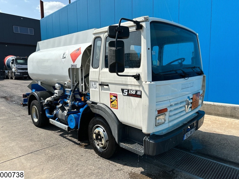 Renault S 150 Manual, Steel suspension, PTO, 4645 liter - Kamion cisterna: slika Renault S 150 Manual, Steel suspension, PTO, 4645 liter - Kamion cisterna Renault S 150 Manual, Steel suspension, PTO, 4645 liter - Kamion cisterna: slika Renault S 150 Manual, Steel suspension, PTO, 4645 liter - Kamion cisterna