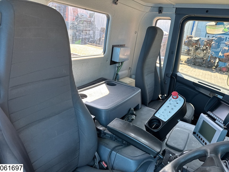 Scania P 310 CNG 6X2, CNG, EURO 5 - Kamion-šasija: slika Scania P 310 CNG 6X2, CNG, EURO 5 - Kamion-šasija Scania P 310 CNG 6X2, CNG, EURO 5 - Kamion-šasija: slika Scania P 310 CNG 6X2, CNG, EURO 5 - Kamion-šasija