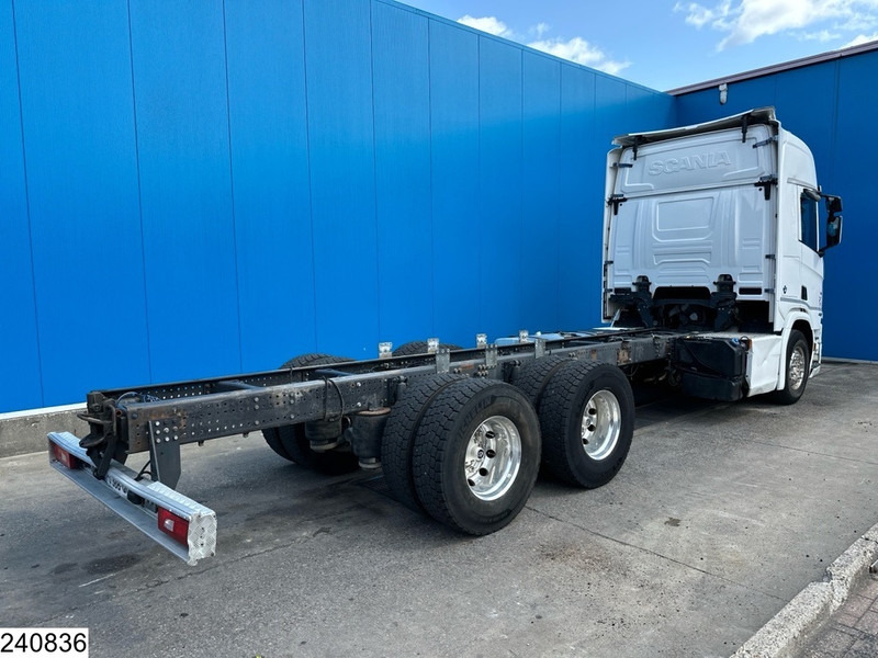 Scania R 650 6X4, EURO 6, Retarder, PTO - Kamion-šasija: slika Scania R 650 6X4, EURO 6, Retarder, PTO - Kamion-šasija Scania R 650 6X4, EURO 6, Retarder, PTO - Kamion-šasija: slika Scania R 650 6X4, EURO 6, Retarder, PTO - Kamion-šasija