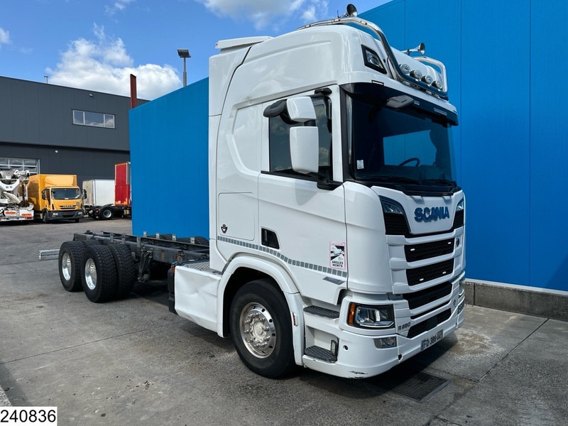 Scania R 650 6X4, EURO 6, Retarder, PTO - Kamion-šasija: slika Scania R 650 6X4, EURO 6, Retarder, PTO - Kamion-šasija Scania R 650 6X4, EURO 6, Retarder, PTO - Kamion-šasija: slika Scania R 650 6X4, EURO 6, Retarder, PTO - Kamion-šasija