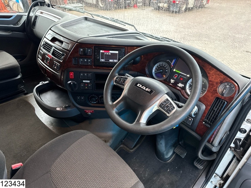 DAF XF 460 6x2, EURO 6, RHD, PTO, ACC - Tegljač: slika DAF XF 460 6x2, EURO 6, RHD, PTO, ACC - Tegljač DAF XF 460 6x2, EURO 6, RHD, PTO, ACC - Tegljač: slika DAF XF 460 6x2, EURO 6, RHD, PTO, ACC - Tegljač