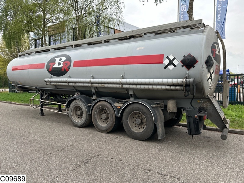 Trailor Fuel 39915 Liter, 9 Compartments - Poluprikolica cisterna: slika Trailor Fuel 39915 Liter, 9 Compartments - Poluprikolica cisterna Trailor Fuel 39915 Liter, 9 Compartments - Poluprikolica cisterna: slika Trailor Fuel 39915 Liter, 9 Compartments - Poluprikolica cisterna
