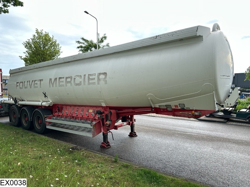 Trailor Fuel 40196 Liter, 9 Compartimenten - Poluprikolica cisterna: slika Trailor Fuel 40196 Liter, 9 Compartimenten - Poluprikolica cisterna Trailor Fuel 40196 Liter, 9 Compartimenten - Poluprikolica cisterna: slika Trailor Fuel 40196 Liter, 9 Compartimenten - Poluprikolica cisterna