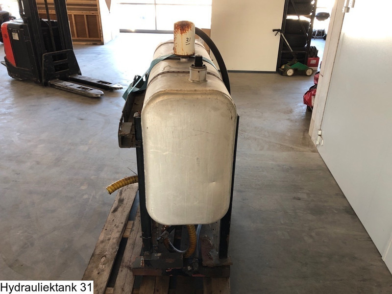 Universeel Hydraulic tank, 190 Liter - Hidraulični spremnik: slika Universeel Hydraulic tank, 190 Liter - Hidraulični spremnik Universeel Hydraulic tank, 190 Liter - Hidraulični spremnik: slika Universeel Hydraulic tank, 190 Liter - Hidraulični spremnik