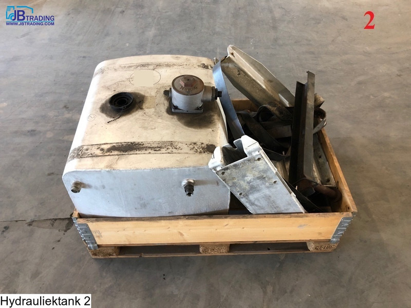 Universeel Hydraulic tank, 210 Liter - Hidraulični spremnik: slika Universeel Hydraulic tank, 210 Liter - Hidraulični spremnik Universeel Hydraulic tank, 210 Liter - Hidraulični spremnik: slika Universeel Hydraulic tank, 210 Liter - Hidraulični spremnik