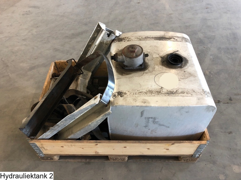 Universeel Hydraulic tank, 210 Liter - Hidraulični spremnik: slika Universeel Hydraulic tank, 210 Liter - Hidraulični spremnik Universeel Hydraulic tank, 210 Liter - Hidraulični spremnik: slika Universeel Hydraulic tank, 210 Liter - Hidraulični spremnik