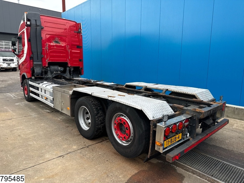 Volvo FH 550 6x2, EURO 6 - Kamion-šasija: slika Volvo FH 550 6x2, EURO 6 - Kamion-šasija Volvo FH 550 6x2, EURO 6 - Kamion-šasija: slika Volvo FH 550 6x2, EURO 6 - Kamion-šasija