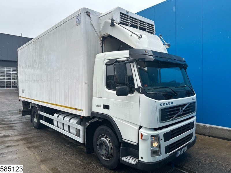 Volvo FM9 260 EURO 3, Thermoking - Kamion hladnjača: slika Volvo FM9 260 EURO 3, Thermoking - Kamion hladnjača Volvo FM9 260 EURO 3, Thermoking - Kamion hladnjača: slika Volvo FM9 260 EURO 3, Thermoking - Kamion hladnjača
