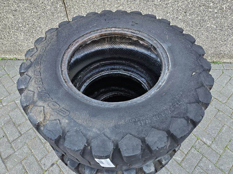 Ahlmann AL95-Titan 12.5/80-18-Tire/Reifen/Band - Gume i felge za Građevinski strojevi: slika Ahlmann AL95-Titan 12.5/80-18-Tire/Reifen/Band - Gume i felge za Građevinski strojevi Ahlmann AL95-Titan 12.5/80-18-Tire/Reifen/Band - Gume i felge za Građevinski strojevi: slika Ahlmann AL95-Titan 12.5/80-18-Tire/Reifen/Band - Gume i felge za Građevinski strojevi