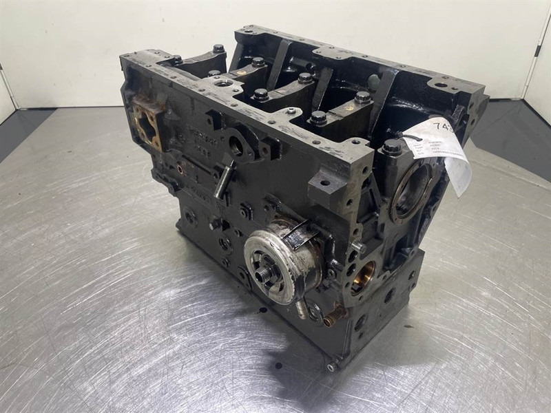 Ahlmann AS900-Cummins B3.3T-4989845-Crankcase/Unterblock - Motor za Građevinski strojevi: slika Ahlmann AS900-Cummins B3.3T-4989845-Crankcase/Unterblock - Motor za Građevinski strojevi Ahlmann AS900-Cummins B3.3T-4989845-Crankcase/Unterblock - Motor za Građevinski strojevi: slika Ahlmann AS900-Cummins B3.3T-4989845-Crankcase/Unterblock - Motor za Građevinski strojevi
