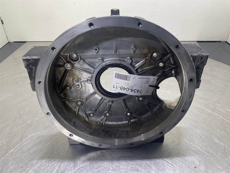 Ahlmann AS900-Cummins B3.3T-Flywheel housing - Motor za Građevinski strojevi: slika Ahlmann AS900-Cummins B3.3T-Flywheel housing - Motor za Građevinski strojevi Ahlmann AS900-Cummins B3.3T-Flywheel housing - Motor za Građevinski strojevi: slika Ahlmann AS900-Cummins B3.3T-Flywheel housing - Motor za Građevinski strojevi