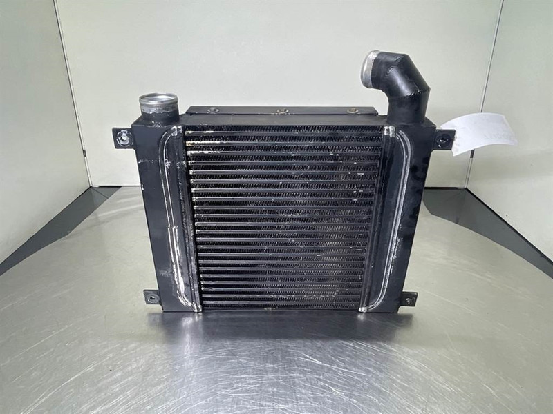 Ahlmann AZ14-4108508A/4181460A-Cooler/Kühler/Koeler - Motor za Građevinski strojevi: slika Ahlmann AZ14-4108508A/4181460A-Cooler/Kühler/Koeler - Motor za Građevinski strojevi Ahlmann AZ14-4108508A/4181460A-Cooler/Kühler/Koeler - Motor za Građevinski strojevi: slika Ahlmann AZ14-4108508A/4181460A-Cooler/Kühler/Koeler - Motor za Građevinski strojevi