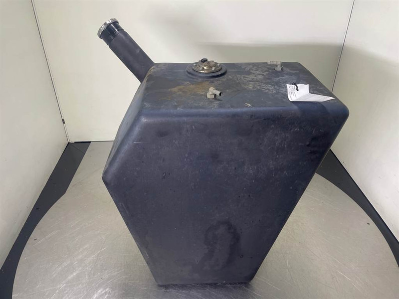 Ahlmann AZ150-4100050A-Fuel tank/Kraftstofftank - Okvir/ Šasija za Građevinski strojevi: slika Ahlmann AZ150-4100050A-Fuel tank/Kraftstofftank - Okvir/ Šasija za Građevinski strojevi Ahlmann AZ150-4100050A-Fuel tank/Kraftstofftank - Okvir/ Šasija za Građevinski strojevi: slika Ahlmann AZ150-4100050A-Fuel tank/Kraftstofftank - Okvir/ Šasija za Građevinski strojevi