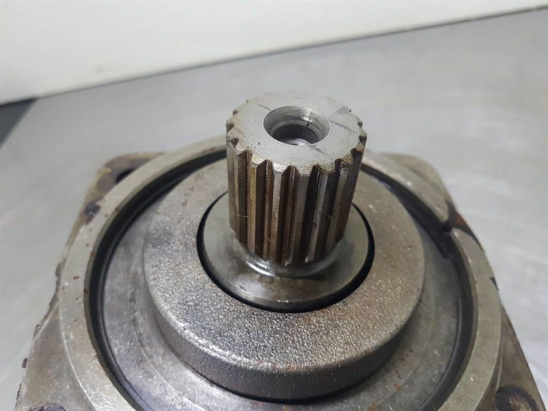 Ahlmann AZ9-Hydromatik A6VM107DA/60W-Drive motor/Fahrmotor - Hidraulika za Građevinski strojevi: slika Ahlmann AZ9-Hydromatik A6VM107DA/60W-Drive motor/Fahrmotor - Hidraulika za Građevinski strojevi Ahlmann AZ9-Hydromatik A6VM107DA/60W-Drive motor/Fahrmotor - Hidraulika za Građevinski strojevi: slika Ahlmann AZ9-Hydromatik A6VM107DA/60W-Drive motor/Fahrmotor - Hidraulika za Građevinski strojevi