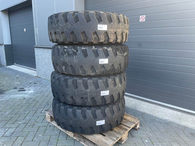 Atlas AR65-Michelin 335/80R20 (12.5R20)-Tire/Reifen/Band - Gume i felge za Građevinski strojevi: slika Atlas AR65-Michelin 335/80R20 (12.5R20)-Tire/Reifen/Band - Gume i felge za Građevinski strojevi Atlas AR65-Michelin 335/80R20 (12.5R20)-Tire/Reifen/Band - Gume i felge za Građevinski strojevi: slika Atlas AR65-Michelin 335/80R20 (12.5R20)-Tire/Reifen/Band - Gume i felge za Građevinski strojevi