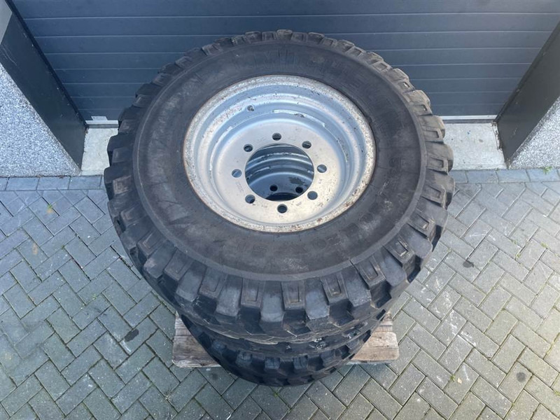 Atlas AR65-Michelin 335/80R20 (12.5R20)-Tire/Reifen/Band - Gume i felge za Građevinski strojevi: slika Atlas AR65-Michelin 335/80R20 (12.5R20)-Tire/Reifen/Band - Gume i felge za Građevinski strojevi Atlas AR65-Michelin 335/80R20 (12.5R20)-Tire/Reifen/Band - Gume i felge za Građevinski strojevi: slika Atlas AR65-Michelin 335/80R20 (12.5R20)-Tire/Reifen/Band - Gume i felge za Građevinski strojevi