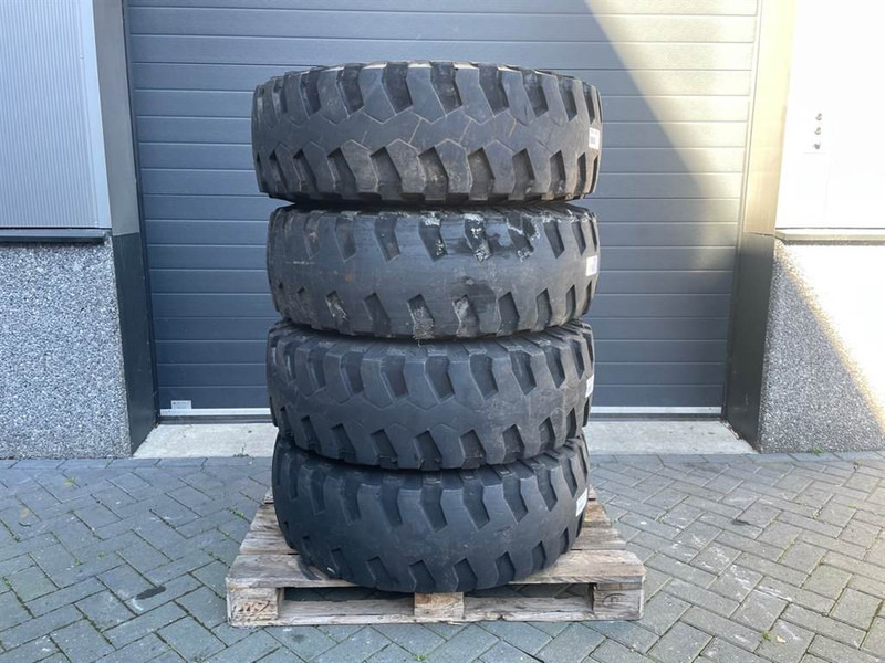 Atlas AR65-Michelin 335/80R20 (12.5R20)-Tire/Reifen/Band - Gume i felge za Građevinski strojevi: slika Atlas AR65-Michelin 335/80R20 (12.5R20)-Tire/Reifen/Band - Gume i felge za Građevinski strojevi Atlas AR65-Michelin 335/80R20 (12.5R20)-Tire/Reifen/Band - Gume i felge za Građevinski strojevi: slika Atlas AR65-Michelin 335/80R20 (12.5R20)-Tire/Reifen/Band - Gume i felge za Građevinski strojevi