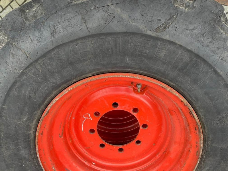 Claas CL956-Michelin 17.5R25-Tire/Reifen/Band - Gume i felge za Građevinski strojevi: slika Claas CL956-Michelin 17.5R25-Tire/Reifen/Band - Gume i felge za Građevinski strojevi Claas CL956-Michelin 17.5R25-Tire/Reifen/Band - Gume i felge za Građevinski strojevi: slika Claas CL956-Michelin 17.5R25-Tire/Reifen/Band - Gume i felge za Građevinski strojevi
