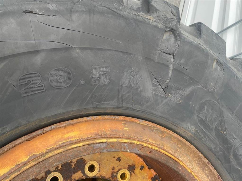 Hyundai HL740-9-Michelin 20.5R25-Tire/Reifen/Band - Gume i felge za Građevinski strojevi: slika Hyundai HL740-9-Michelin 20.5R25-Tire/Reifen/Band - Gume i felge za Građevinski strojevi Hyundai HL740-9-Michelin 20.5R25-Tire/Reifen/Band - Gume i felge za Građevinski strojevi: slika Hyundai HL740-9-Michelin 20.5R25-Tire/Reifen/Band - Gume i felge za Građevinski strojevi