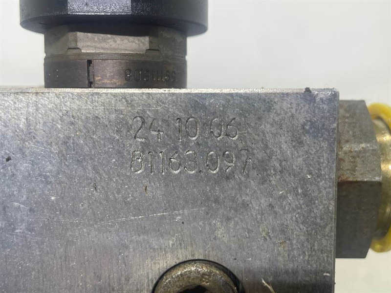 Zakup Hyundai HL757-7A-11LD-30700 / VAD0511111-Fan motor Hyundai HL757-7A-11LD-30700 / VAD0511111-Fan motor: slika Zakup Hyundai HL757-7A-11LD-30700 / VAD0511111-Fan motor Hyundai HL757-7A-11LD-30700 / VAD0511111-Fan motor