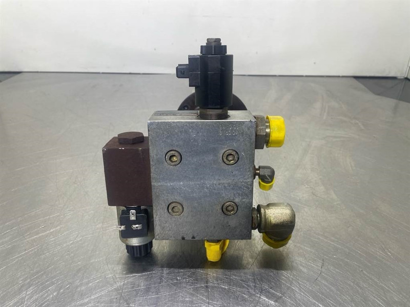 Hyundai HL757-7A-11LD-30700 / VAD0511111-Fan motor - Hidraulika za Građevinski strojevi: slika Hyundai HL757-7A-11LD-30700 / VAD0511111-Fan motor - Hidraulika za Građevinski strojevi Hyundai HL757-7A-11LD-30700 / VAD0511111-Fan motor - Hidraulika za Građevinski strojevi: slika Hyundai HL757-7A-11LD-30700 / VAD0511111-Fan motor - Hidraulika za Građevinski strojevi