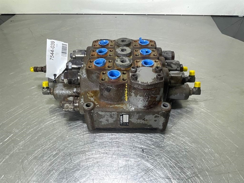 Hyundai HL757-7A-31LD-00030-WA28D7D7F1-57-Valve/Ventile - Hidraulika za Građevinski strojevi: slika Hyundai HL757-7A-31LD-00030-WA28D7D7F1-57-Valve/Ventile - Hidraulika za Građevinski strojevi Hyundai HL757-7A-31LD-00030-WA28D7D7F1-57-Valve/Ventile - Hidraulika za Građevinski strojevi: slika Hyundai HL757-7A-31LD-00030-WA28D7D7F1-57-Valve/Ventile - Hidraulika za Građevinski strojevi