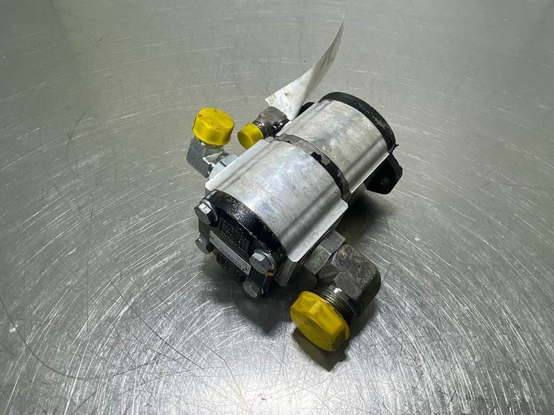 Hyundai HL757-7A-31LD-40500-Fan & brake pump - Hidraulika za Građevinski strojevi: slika Hyundai HL757-7A-31LD-40500-Fan & brake pump - Hidraulika za Građevinski strojevi Hyundai HL757-7A-31LD-40500-Fan & brake pump - Hidraulika za Građevinski strojevi: slika Hyundai HL757-7A-31LD-40500-Fan & brake pump - Hidraulika za Građevinski strojevi