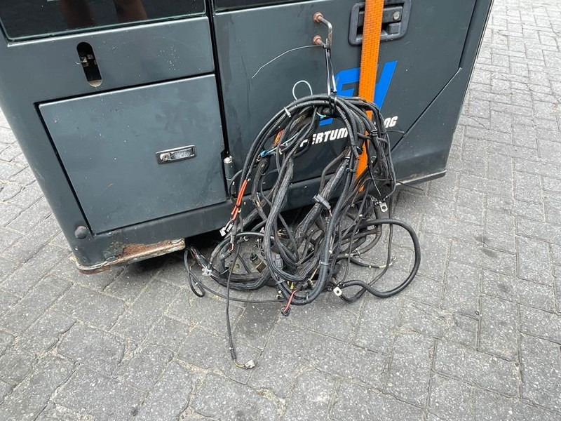 Hyundai HL757-7A-71LB-12012 / 71LB-12013 /71LB-12014-Cabin - Kabina i unutrašnjost za Građevinski strojevi: slika Hyundai HL757-7A-71LB-12012 / 71LB-12013 /71LB-12014-Cabin - Kabina i unutrašnjost za Građevinski strojevi Hyundai HL757-7A-71LB-12012 / 71LB-12013 /71LB-12014-Cabin - Kabina i unutrašnjost za Građevinski strojevi: slika Hyundai HL757-7A-71LB-12012 / 71LB-12013 /71LB-12014-Cabin - Kabina i unutrašnjost za Građevinski strojevi