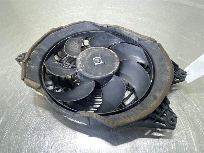 Hyundai HL757-7A-A2W01178 / KAMCO-99243-5K000-Fan/Lüfter - Električni sustav za Građevinski strojevi: slika Hyundai HL757-7A-A2W01178 / KAMCO-99243-5K000-Fan/Lüfter - Električni sustav za Građevinski strojevi Hyundai HL757-7A-A2W01178 / KAMCO-99243-5K000-Fan/Lüfter - Električni sustav za Građevinski strojevi: slika Hyundai HL757-7A-A2W01178 / KAMCO-99243-5K000-Fan/Lüfter - Električni sustav za Građevinski strojevi