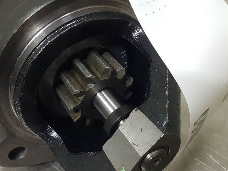 JCB 320/A9080-Mahle-Starter/Anlasser/Startmotor - Motor za Građevinski strojevi: slika JCB 320/A9080-Mahle-Starter/Anlasser/Startmotor - Motor za Građevinski strojevi JCB 320/A9080-Mahle-Starter/Anlasser/Startmotor - Motor za Građevinski strojevi: slika JCB 320/A9080-Mahle-Starter/Anlasser/Startmotor - Motor za Građevinski strojevi