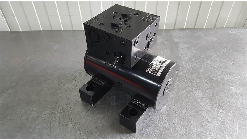 JLG - Helac L20-15-S - Rotary actuator/Drehantrieb - Hidraulika: slika JLG - Helac L20-15-S - Rotary actuator/Drehantrieb - Hidraulika JLG - Helac L20-15-S - Rotary actuator/Drehantrieb - Hidraulika: slika JLG - Helac L20-15-S - Rotary actuator/Drehantrieb - Hidraulika