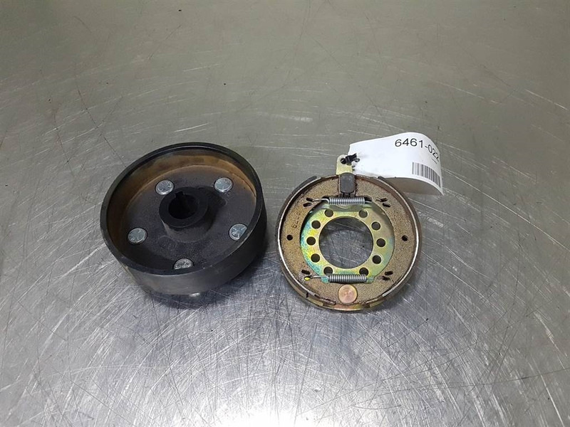KNOTT 800149-010 - Brake drum/Bremstrommel/Remtrom - Dijelovi kočnica za Građevinski strojevi: slika KNOTT 800149-010 - Brake drum/Bremstrommel/Remtrom - Dijelovi kočnica za Građevinski strojevi KNOTT 800149-010 - Brake drum/Bremstrommel/Remtrom - Dijelovi kočnica za Građevinski strojevi: slika KNOTT 800149-010 - Brake drum/Bremstrommel/Remtrom - Dijelovi kočnica za Građevinski strojevi