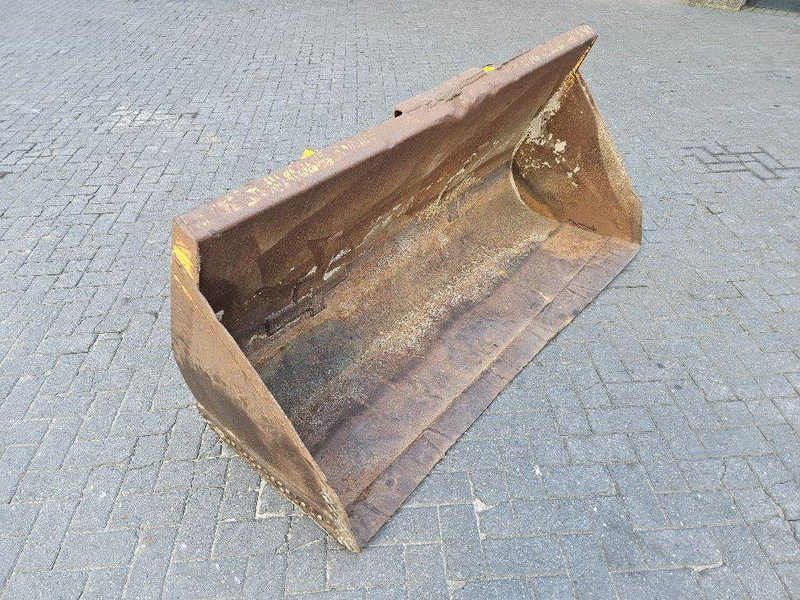 Kramer 512SL - Bucket/Schaufel/Dichte bak - Korpa za Građevinski strojevi: slika Kramer 512SL - Bucket/Schaufel/Dichte bak - Korpa za Građevinski strojevi Kramer 512SL - Bucket/Schaufel/Dichte bak - Korpa za Građevinski strojevi: slika Kramer 512SL - Bucket/Schaufel/Dichte bak - Korpa za Građevinski strojevi