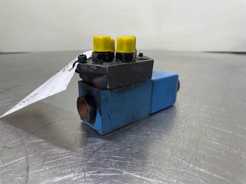 Liebherr 5716155 - Hidraulika za Građevinski strojevi: slika Liebherr 5716155 - Hidraulika za Građevinski strojevi Liebherr 5716155 - Hidraulika za Građevinski strojevi: slika Liebherr 5716155 - Hidraulika za Građevinski strojevi