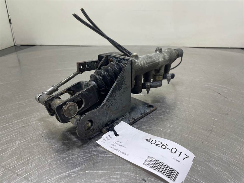 Liebherr L514-7621940-Brake cylinder/Bremszylinder - Dijelovi kočnica za Građevinski strojevi: slika Liebherr L514-7621940-Brake cylinder/Bremszylinder - Dijelovi kočnica za Građevinski strojevi Liebherr L514-7621940-Brake cylinder/Bremszylinder - Dijelovi kočnica za Građevinski strojevi: slika Liebherr L514-7621940-Brake cylinder/Bremszylinder - Dijelovi kočnica za Građevinski strojevi