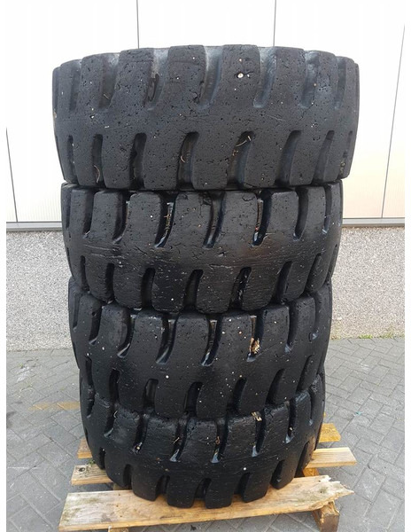 Liebherr L514 Stereo-Goodyear 17.5R25-Tire/Reifen/Band - Guma za Građevinski strojevi: slika Liebherr L514 Stereo-Goodyear 17.5R25-Tire/Reifen/Band - Guma za Građevinski strojevi Liebherr L514 Stereo-Goodyear 17.5R25-Tire/Reifen/Band - Guma za Građevinski strojevi: slika Liebherr L514 Stereo-Goodyear 17.5R25-Tire/Reifen/Band - Guma za Građevinski strojevi