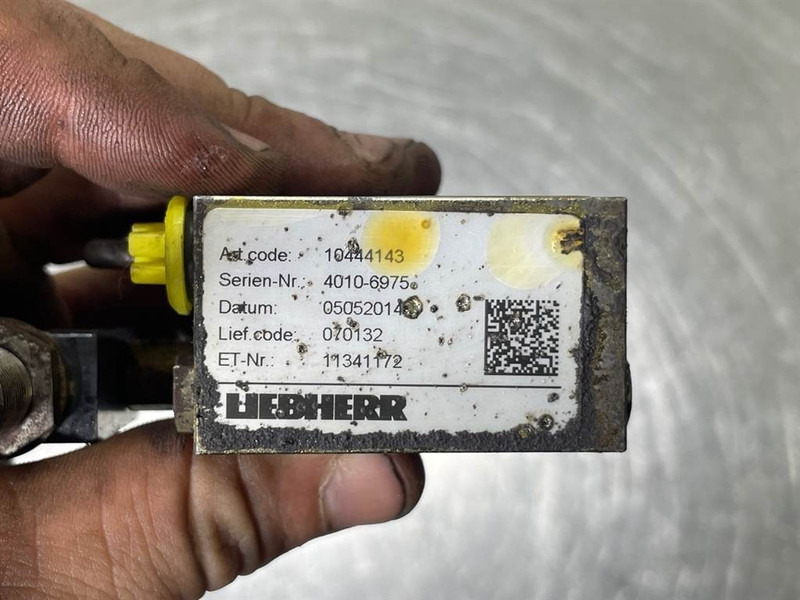 Liebherr L524-10444143 / 11341172-Lubricating system - Okvir/ Šasija za Građevinski strojevi: slika Liebherr L524-10444143 / 11341172-Lubricating system - Okvir/ Šasija za Građevinski strojevi Liebherr L524-10444143 / 11341172-Lubricating system - Okvir/ Šasija za Građevinski strojevi: slika Liebherr L524-10444143 / 11341172-Lubricating system - Okvir/ Šasija za Građevinski strojevi