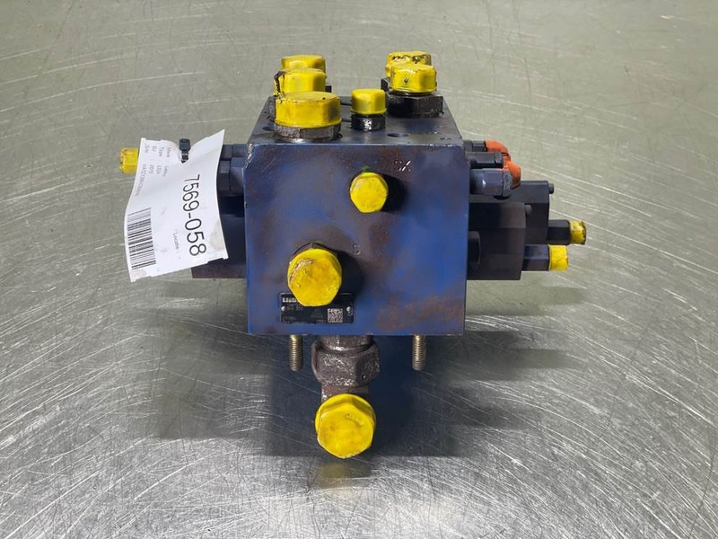 Liebherr L524-Liebherr 10675942-Valve/Ventile/Ventiel - Hidraulika za Građevinski strojevi: slika Liebherr L524-Liebherr 10675942-Valve/Ventile/Ventiel - Hidraulika za Građevinski strojevi Liebherr L524-Liebherr 10675942-Valve/Ventile/Ventiel - Hidraulika za Građevinski strojevi: slika Liebherr L524-Liebherr 10675942-Valve/Ventile/Ventiel - Hidraulika za Građevinski strojevi