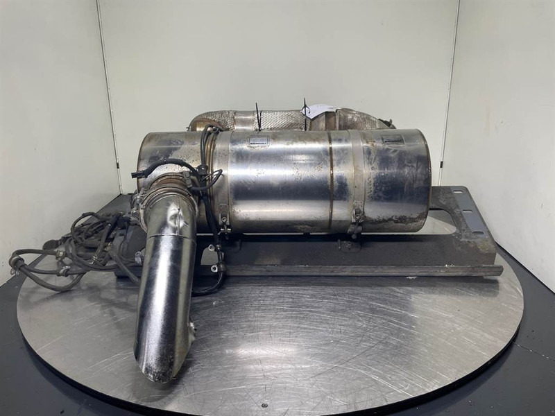Liebherr L556-10144041-Particulate filter/Partikelfilter - Motor za Građevinski strojevi: slika Liebherr L556-10144041-Particulate filter/Partikelfilter - Motor za Građevinski strojevi Liebherr L556-10144041-Particulate filter/Partikelfilter - Motor za Građevinski strojevi: slika Liebherr L556-10144041-Particulate filter/Partikelfilter - Motor za Građevinski strojevi